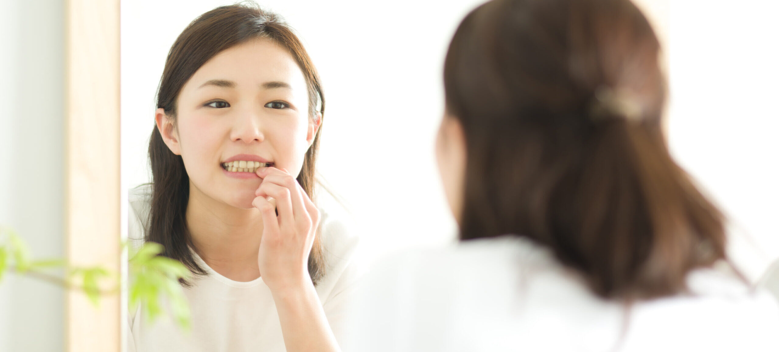 インプラント周囲炎は隣の健康な歯に影響するのか？